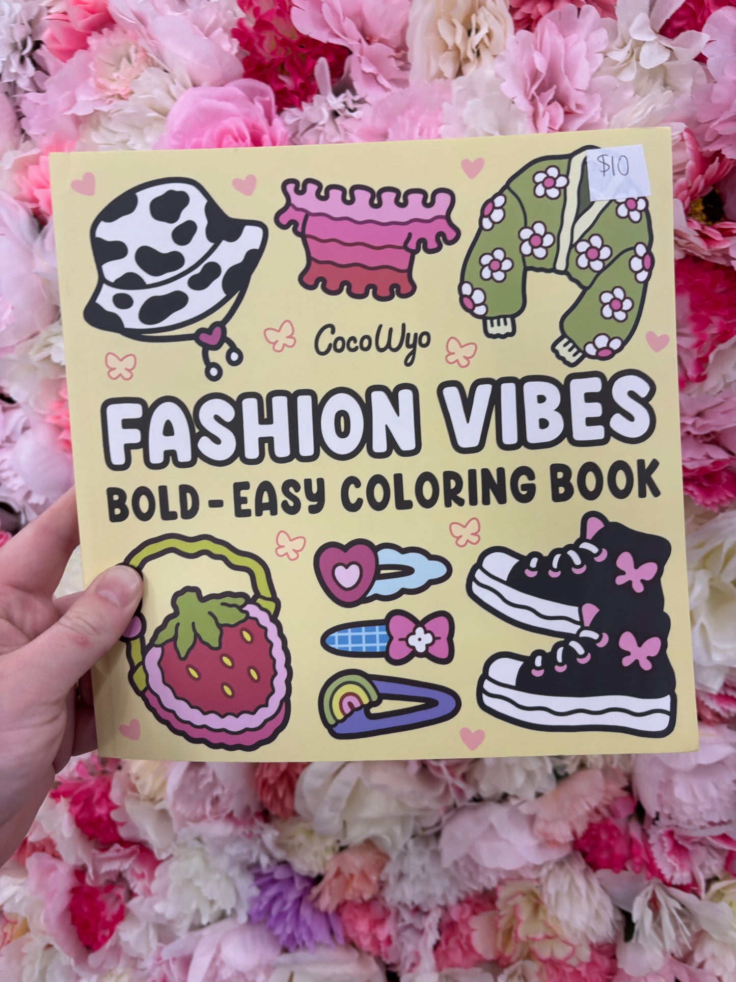 Fashion vibes colouring book