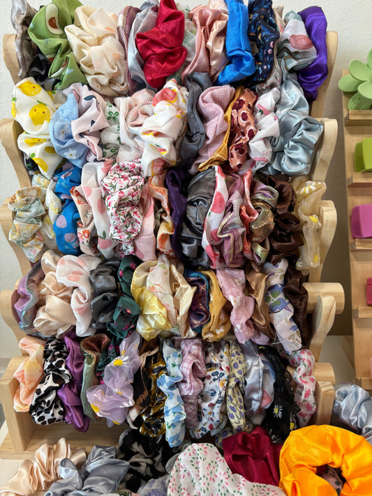 20x randomly selected scrunchies