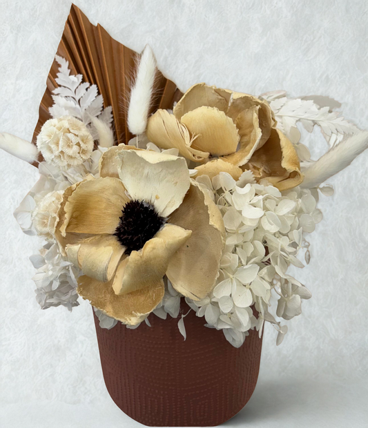 Dried flower arrangement
